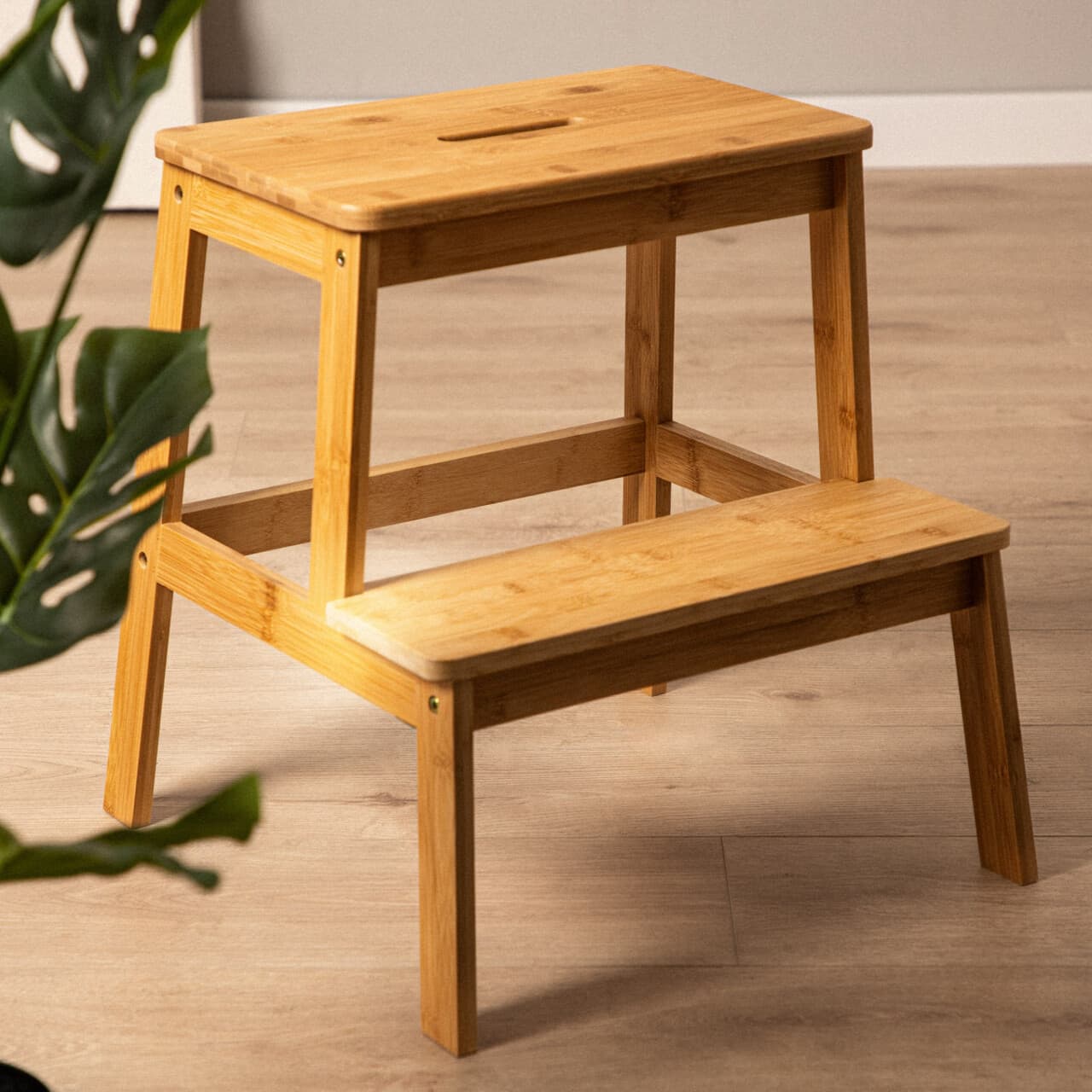 Scara inaltatoare Passo, Homla, 42.7x40x49.6 cm, bambus, natur
