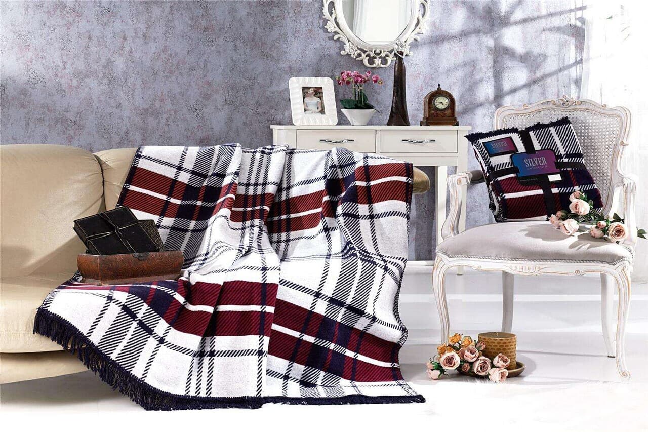 Patura Double, L'essentiel Maison, Lou, 60% bumbac/30% acril/10% poliester, Alb / Albastru inchis / Rosu