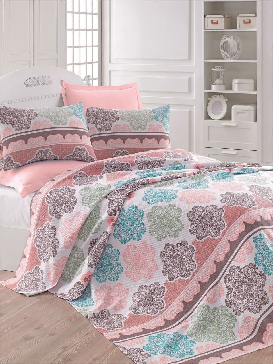 Set cuvertura pique Single 2 piese, L'essentiel Maison, Andalucia, Bumbac, Alb / Turcoaz / Verde / Bej