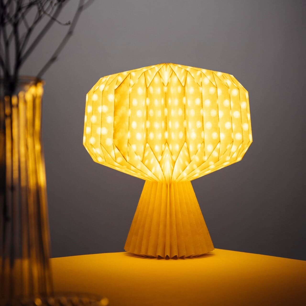 Lampa de masa forma geometrica Galla, Homla, 27x38 cm, 25W, 1x E14, hartie, ecru