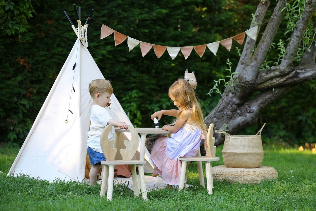 Set masa si scaun pentru copii, Hanah Home, Deer Two Chair Set, Maro